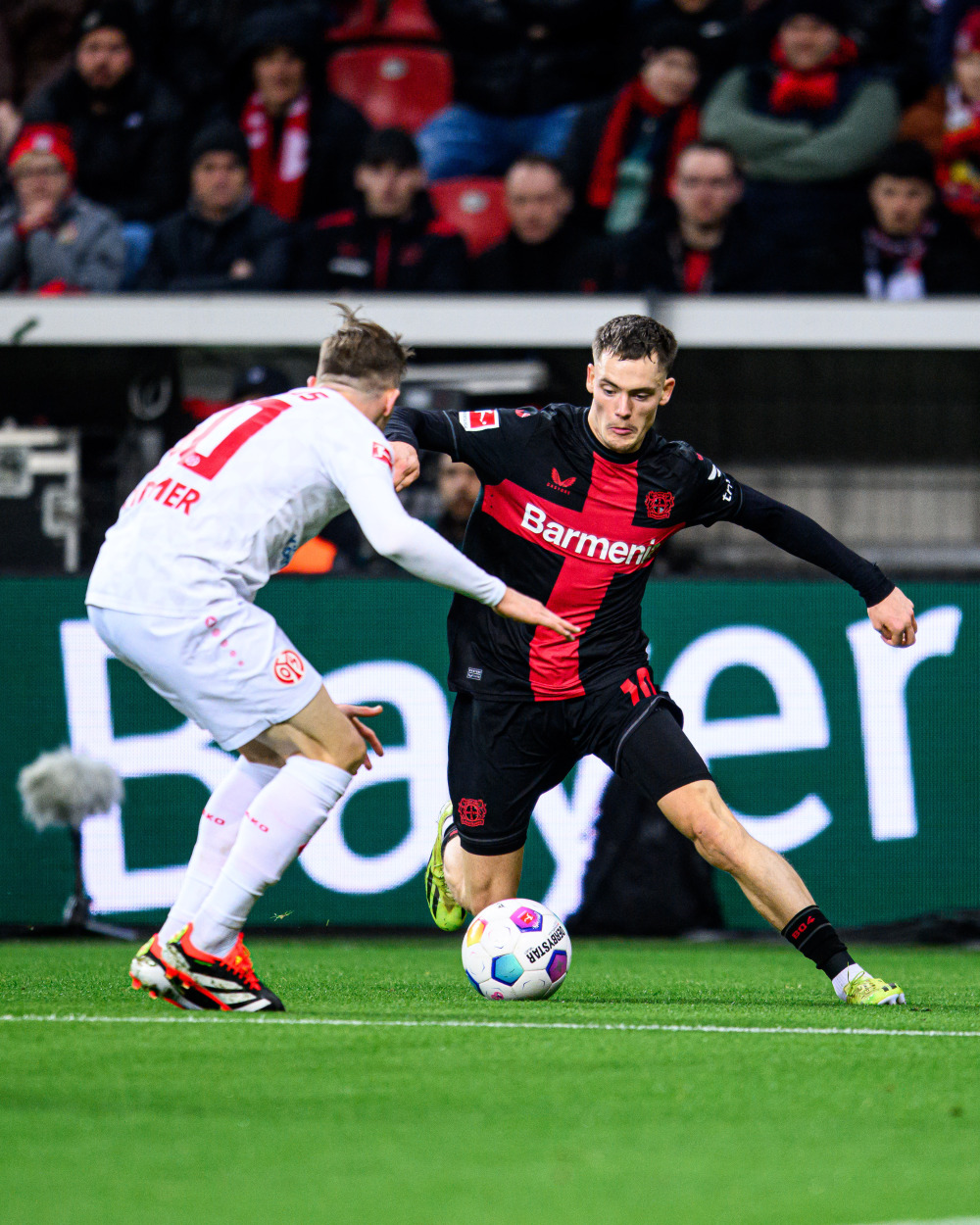 爱游戏-今夜德甲传出新动向；勒沃库森止住颓势；管理层表态：质疑声仍在；细节决定成败的简单介绍